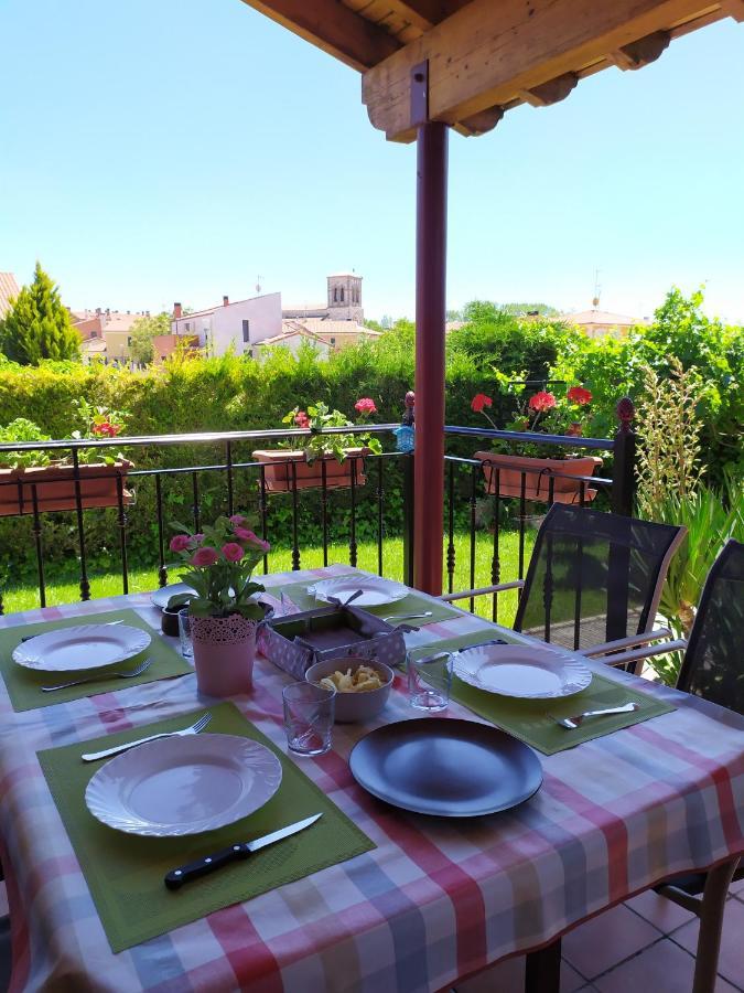 Cuarenta Y Ocho Luces Guest House Burgo Екстериор снимка