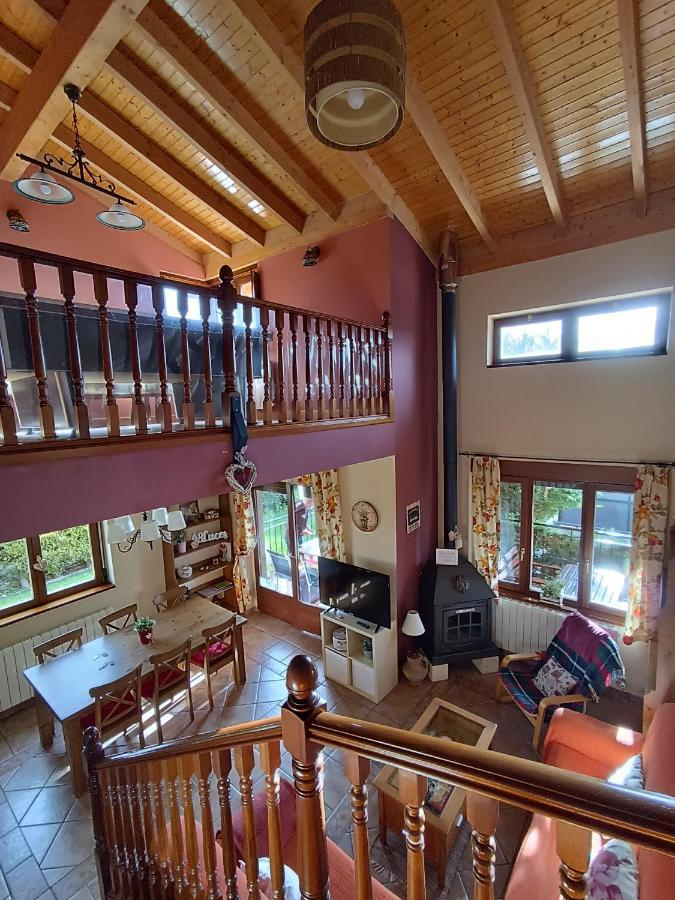 Cuarenta Y Ocho Luces Guest House Burgo Екстериор снимка