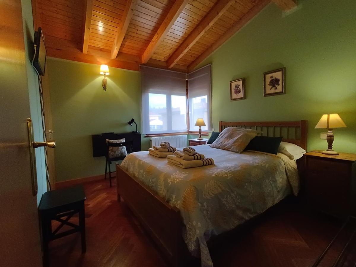 Cuarenta Y Ocho Luces Guest House Burgo Екстериор снимка
