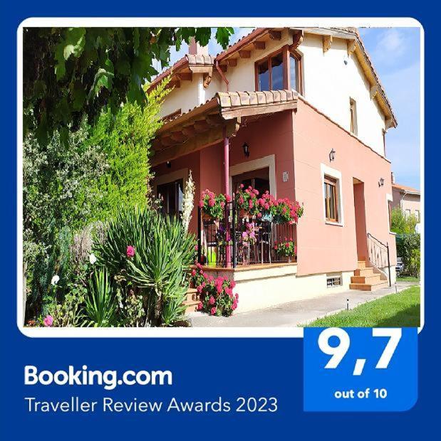 Cuarenta Y Ocho Luces Guest House Burgo Екстериор снимка